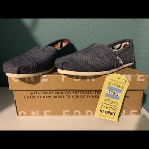 Toms